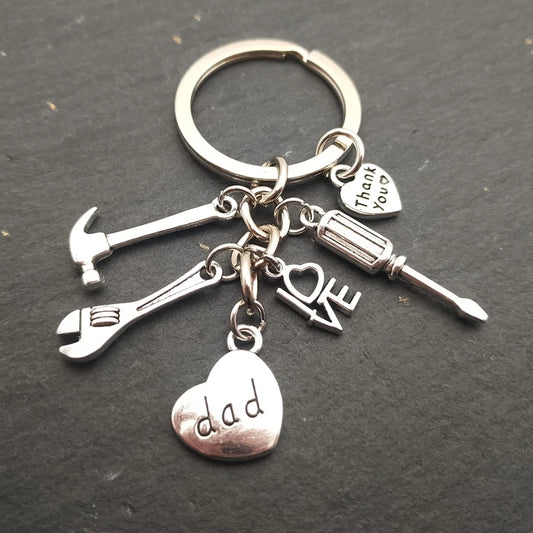 Heart-Shaped Engraved Letter Keychain Love Pendant for the Best Mother Mothers Day Gift Thanksgiving Day Gift Jewelry Keychain